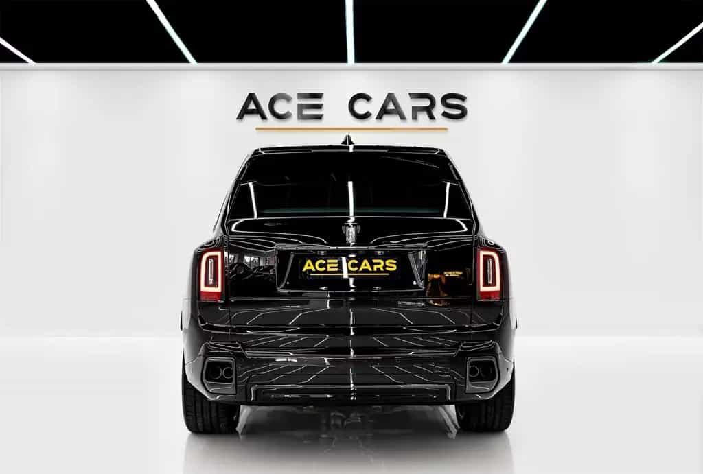 Rolls-Royce Cullinan Black Badge Production 26 4 Seats Feetr null-photo-3