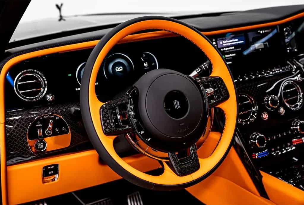 Rolls-Royce Cullinan Black Badge Production 26 4 Seats Feetr null-photo-9