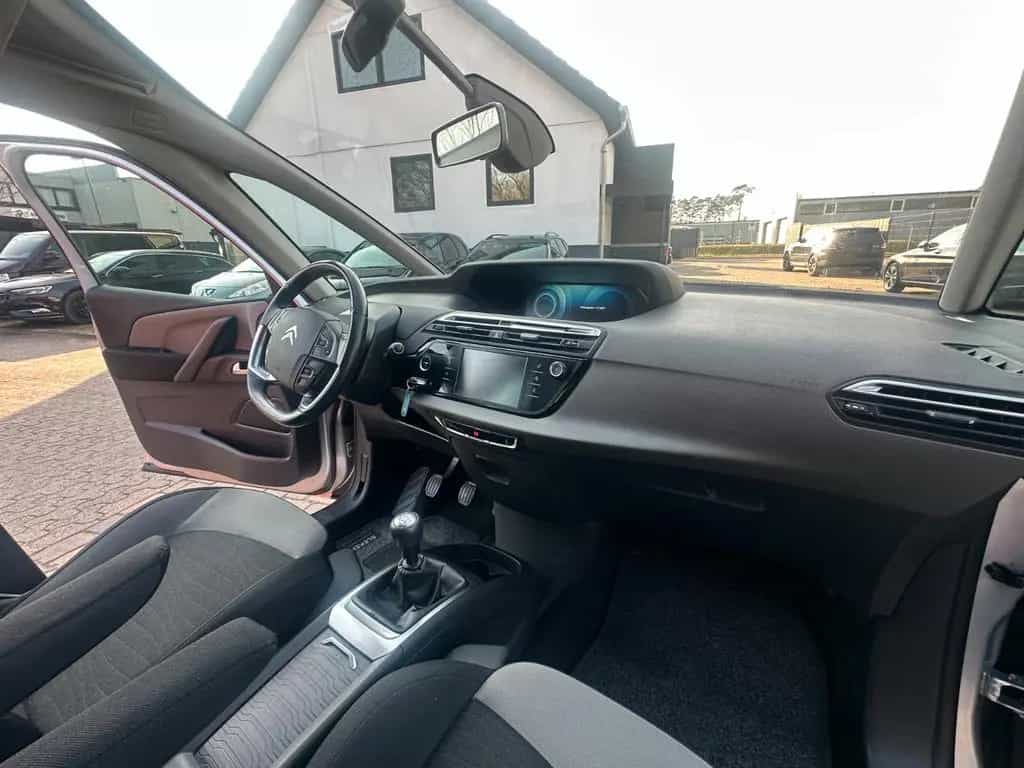 Citroën C4 Picasso/Spacetourer 130 PS HU neu Navi SH 09/2016-photo-23