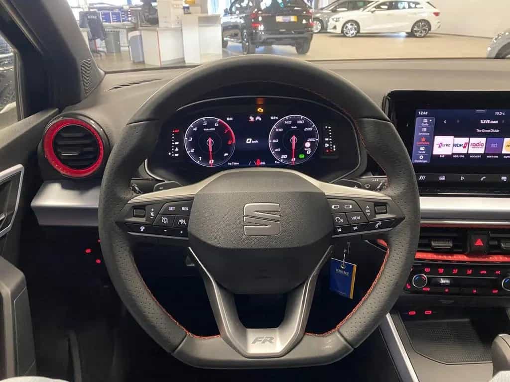 Seat Arona TSI FR DSG+AHK+5 Ja. GARANTIE+SPURWECHSEL+ 03/2026-photo-7