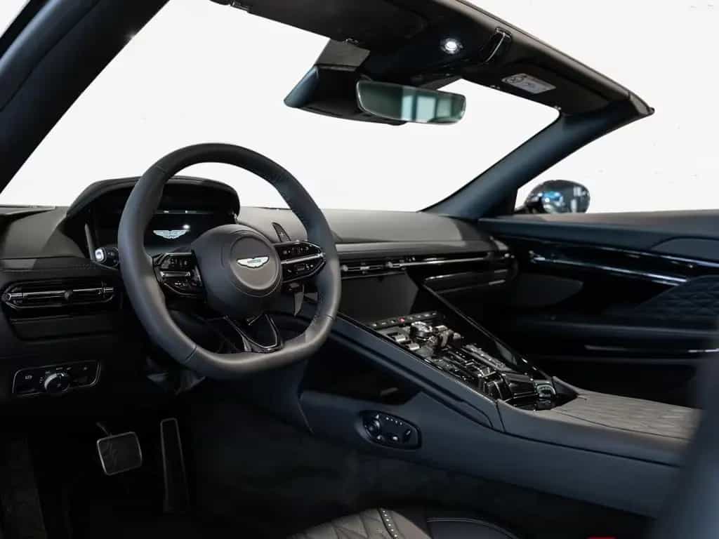 Aston Martin DB12 Volante Aston Martin Hamburg 04/2026-photo-2