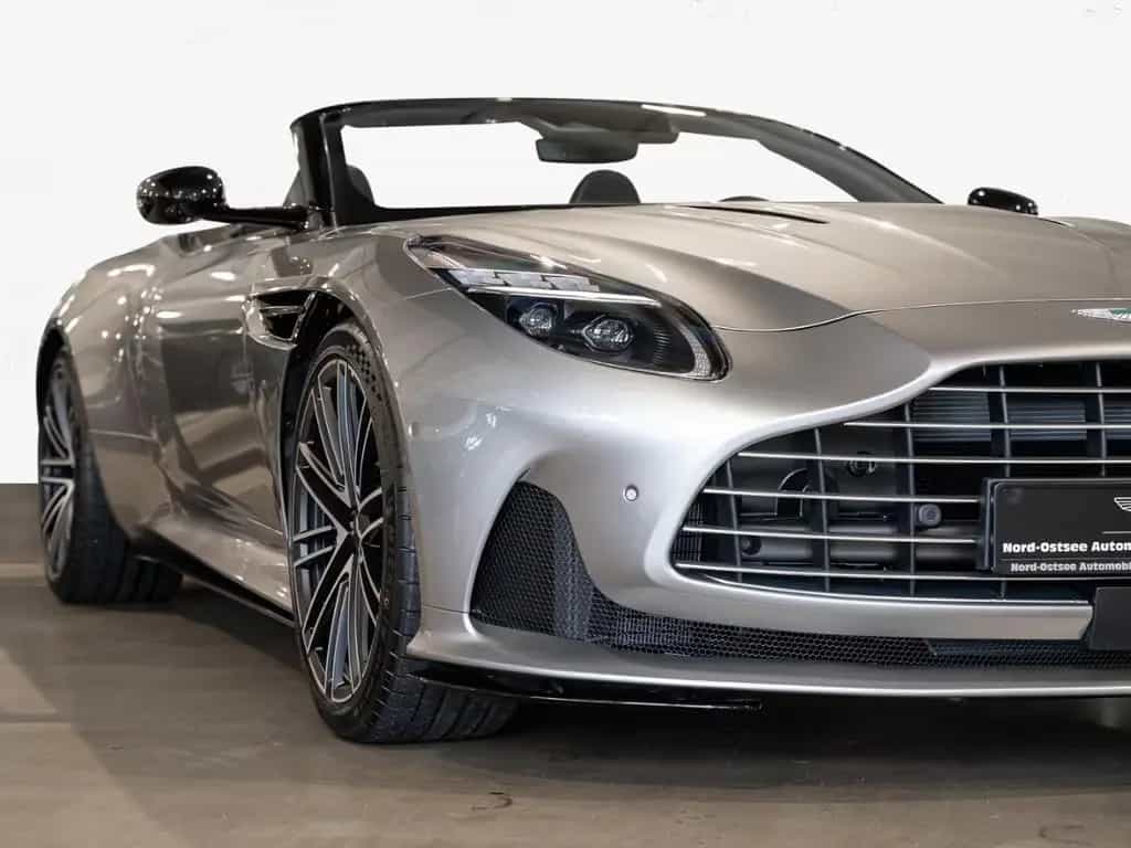 Aston Martin DB12 Volante Aston Martin Hamburg 04/2026-photo-21