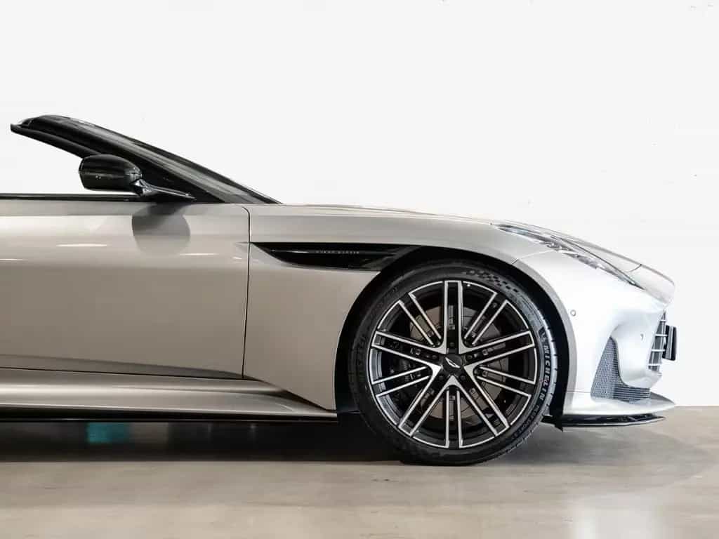 Aston Martin DB12 Volante Aston Martin Hamburg 04/2026-photo-23