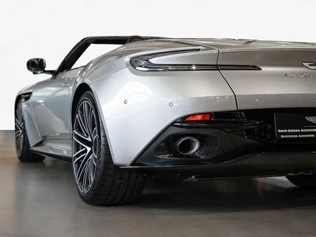 Aston Martin DB12 Volante Aston Martin Hamburg 04/2026-photo-28