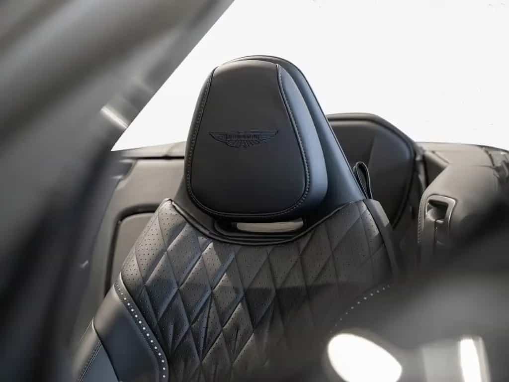 Aston Martin DB12 Volante Aston Martin Hamburg 04/2026-photo-4