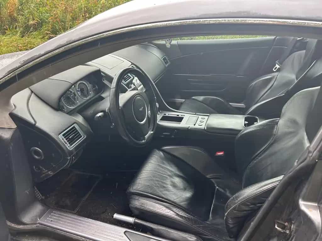 Aston Martin DB9 5.9 Touchtronic - 03/2006-photo-11