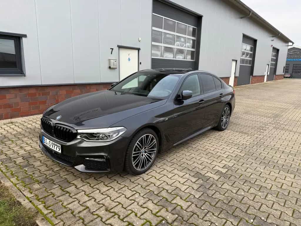 BMW 5 Series 540i xDrive A - 01/2018-photo-0