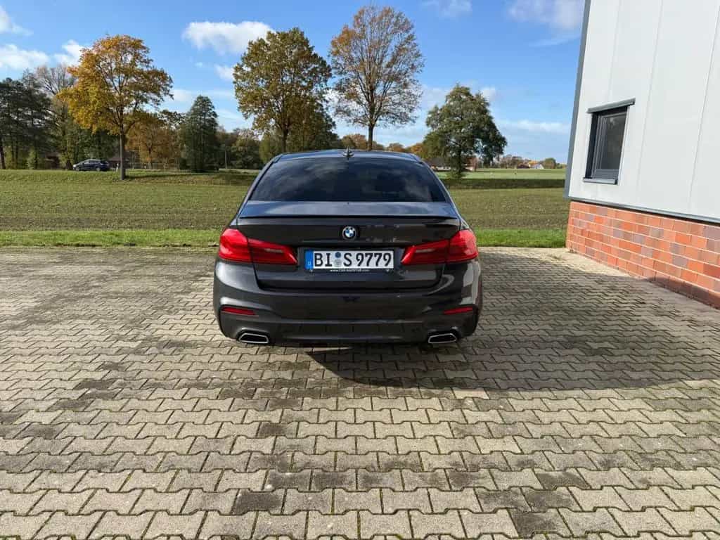 BMW 5 Series 540i xDrive A - 01/2018-photo-7