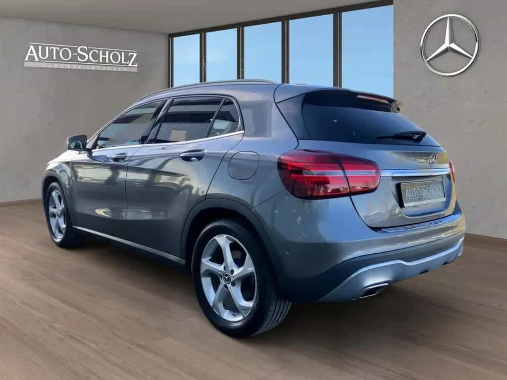 Mercedes-Benz GLA-Class 250 URBAN+AHK+LED+FLA+AMBI+TOTWINKEL+AMBIENT 04/2018-photo-10