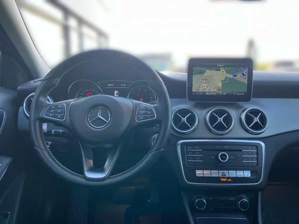 Mercedes-Benz GLA-Class 250 URBAN+AHK+LED+FLA+AMBI+TOTWINKEL+AMBIENT 04/2018-photo-8