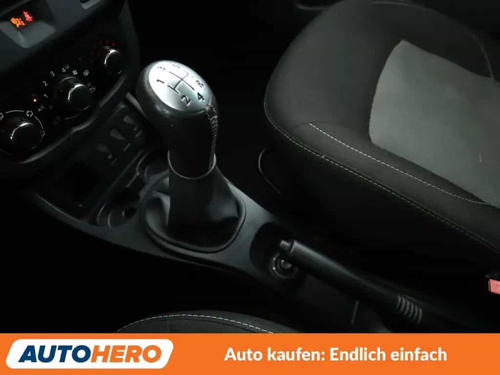 Dacia Duster 1.6 SCe Urban Explorer 4x2*NAVI*ALU*KLIMA 07/2016-photo-17