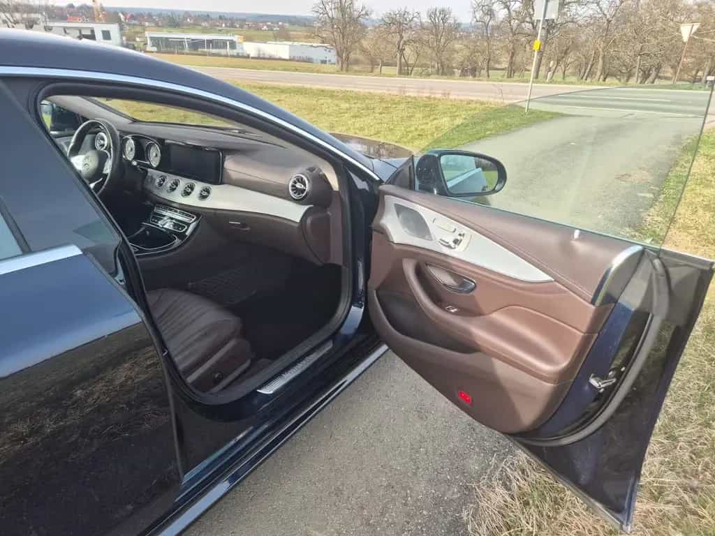 Mercedes-Benz CLS-Class 450 4Matic Avantgarde 06/2018-photo-11