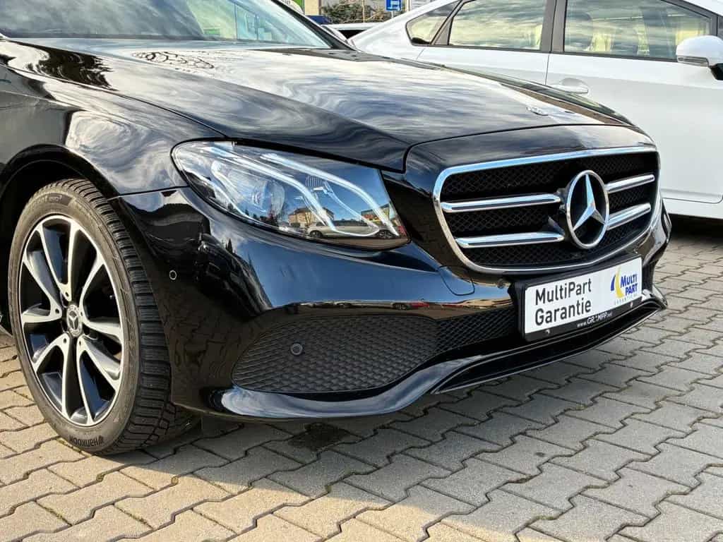 Mercedes-Benz E-Class 200 T-Modell / LED / Teilleder / Black-line 01/2020-photo-2