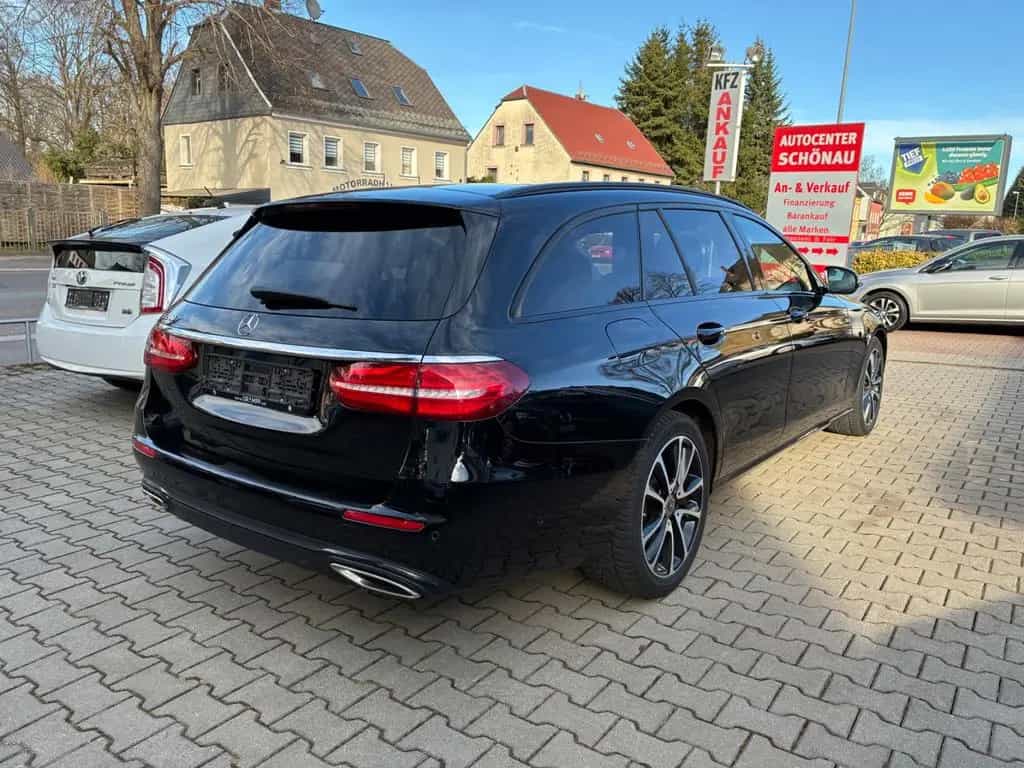 Mercedes-Benz E-Class 200 T-Modell / LED / Teilleder / Black-line 01/2020-photo-6