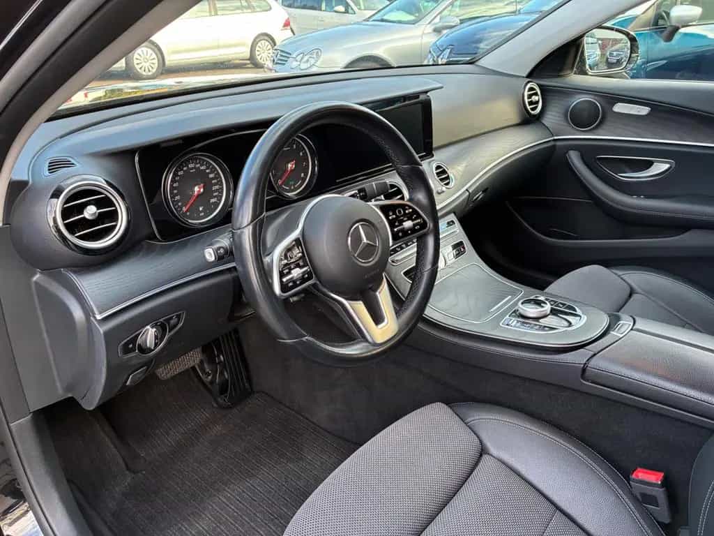 Mercedes-Benz E-Class 200 T-Modell / LED / Teilleder / Black-line 01/2020-photo-7