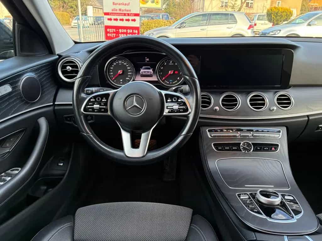 Mercedes-Benz E-Class 200 T-Modell / LED / Teilleder / Black-line 01/2020-photo-9