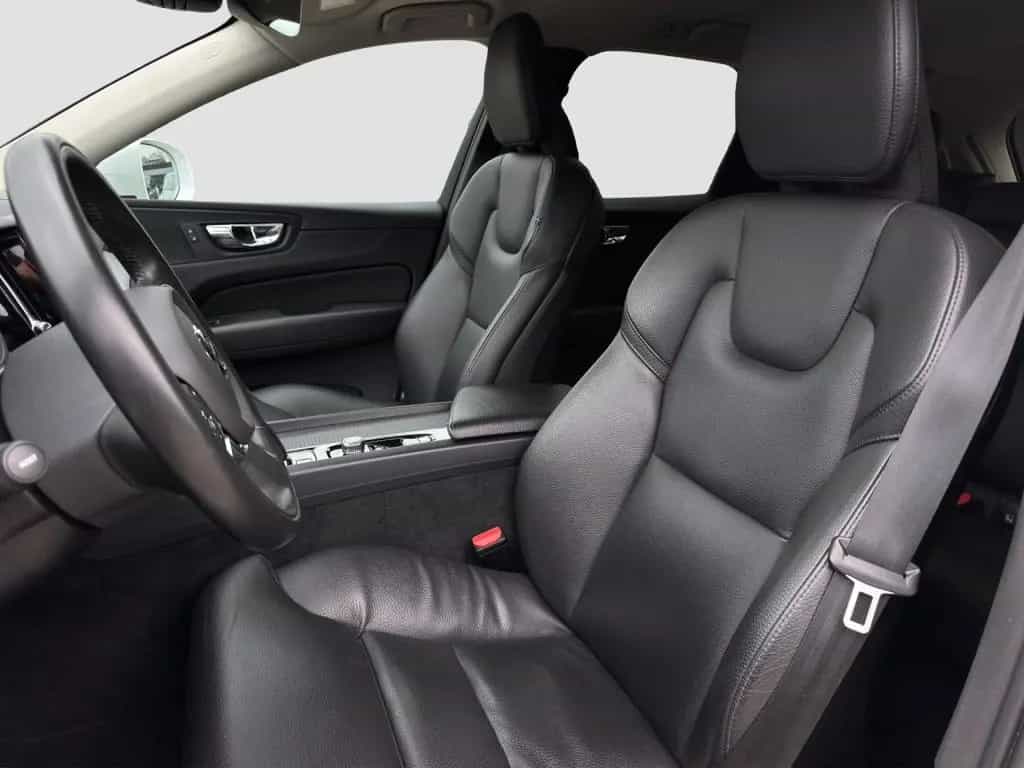 Volvo XC60 B4 Momentum Pro/Leder/Navi/LED/AHK/Kam/BLIS 01/2021-photo-12
