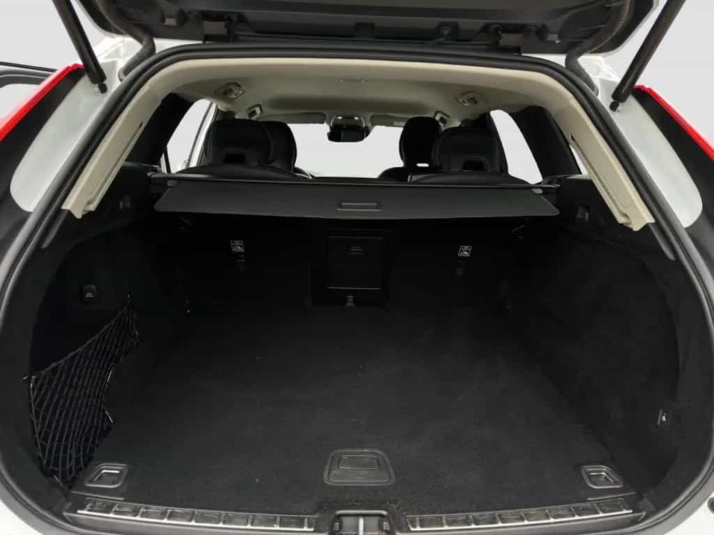 Volvo XC60 B4 Momentum Pro/Leder/Navi/LED/AHK/Kam/BLIS 01/2021-photo-14
