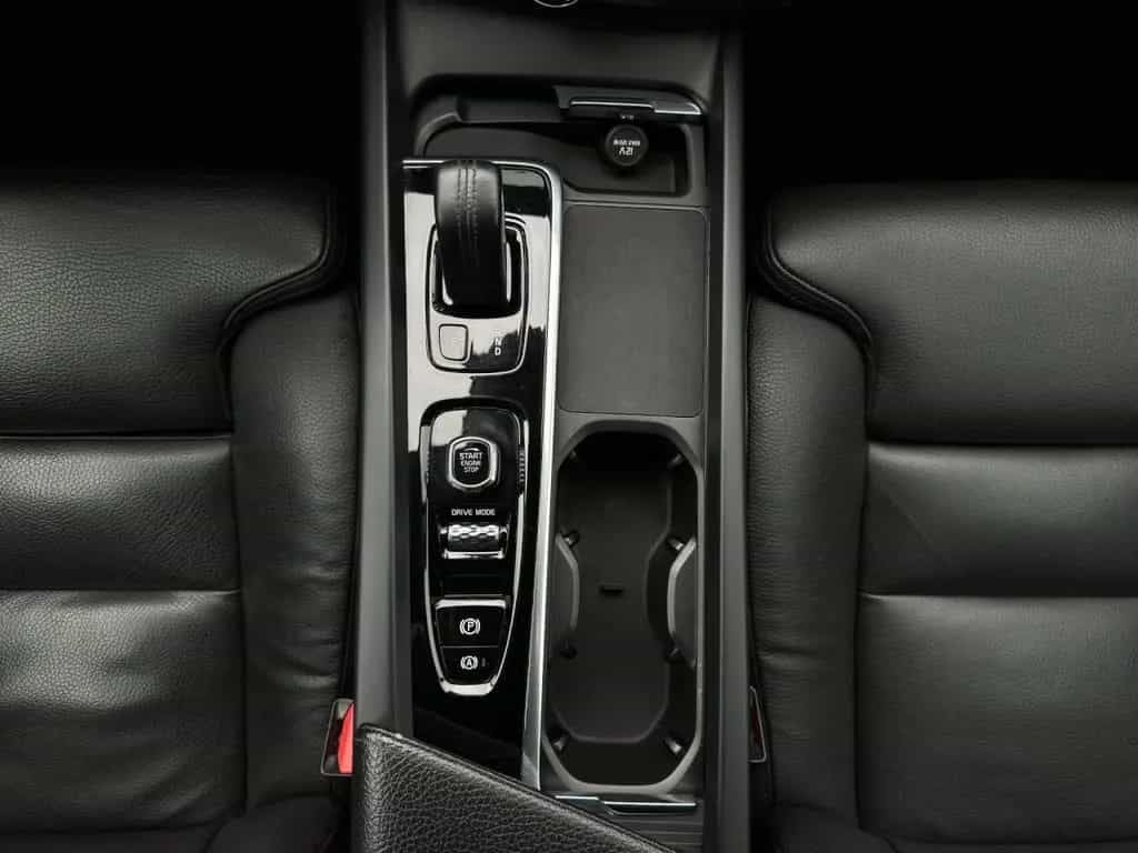Volvo XC60 B4 Momentum Pro/Leder/Navi/LED/AHK/Kam/BLIS 01/2021-photo-18