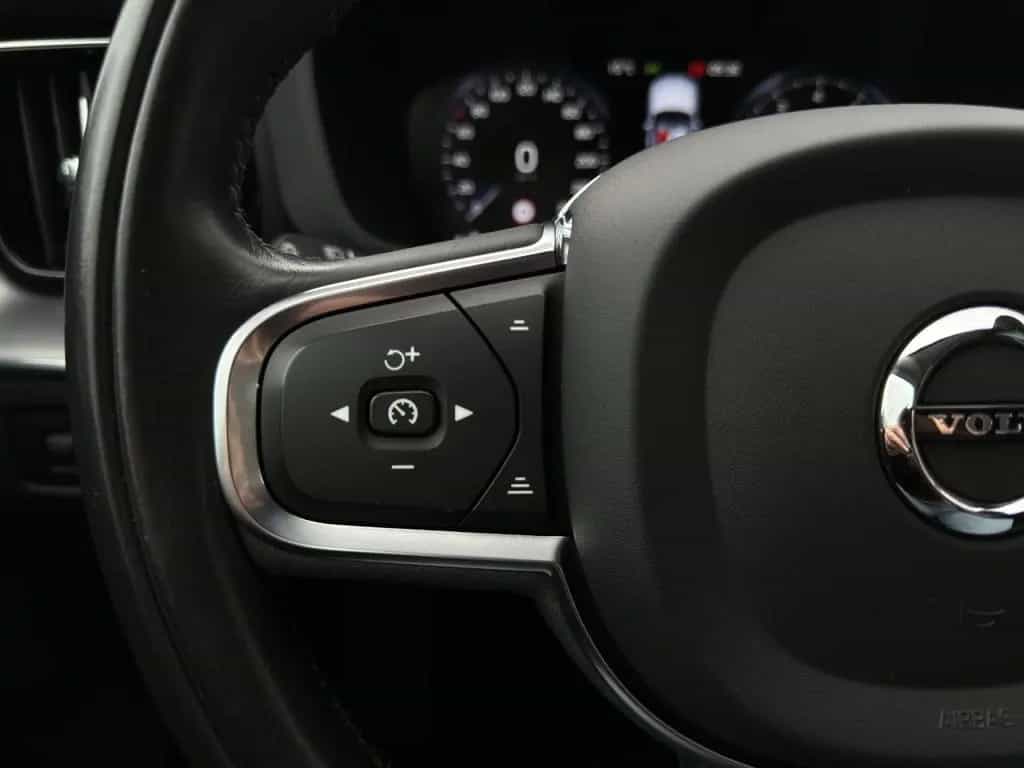 Volvo XC60 B4 Momentum Pro/Leder/Navi/LED/AHK/Kam/BLIS 01/2021-photo-20
