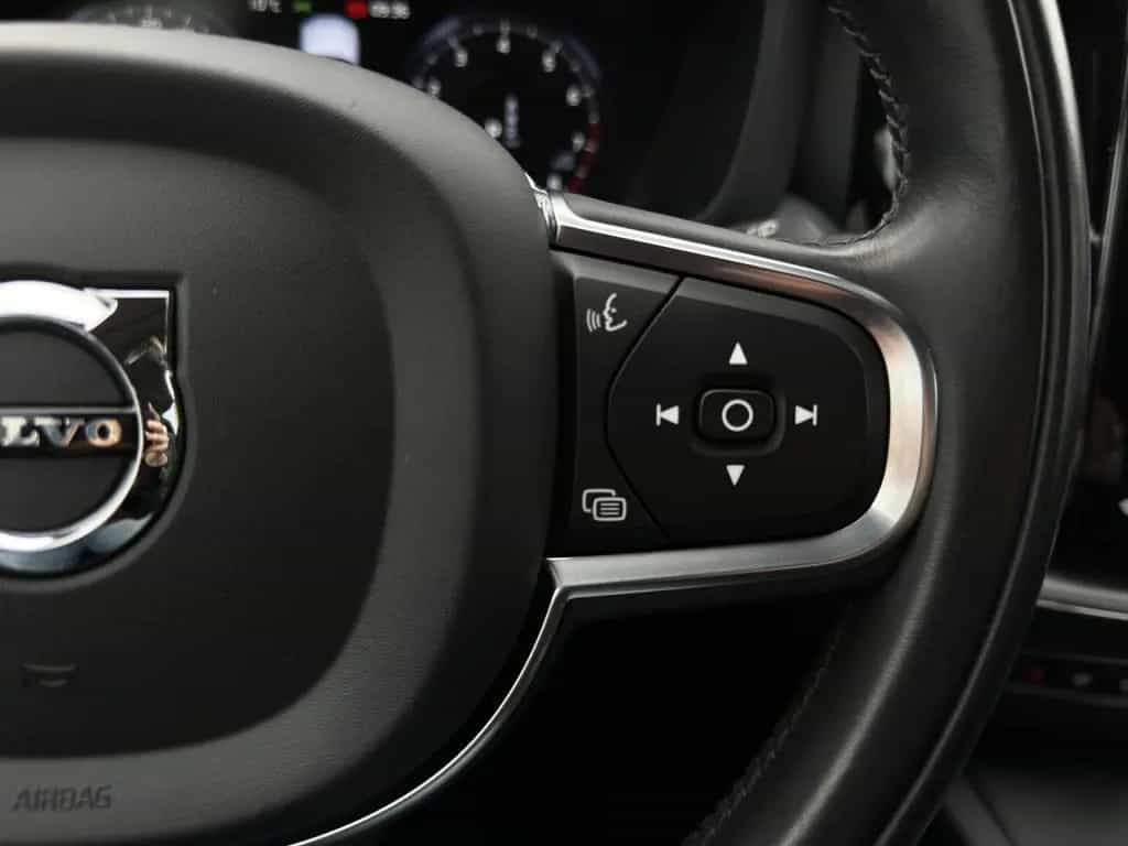 Volvo XC60 B4 Momentum Pro/Leder/Navi/LED/AHK/Kam/BLIS 01/2021-photo-21