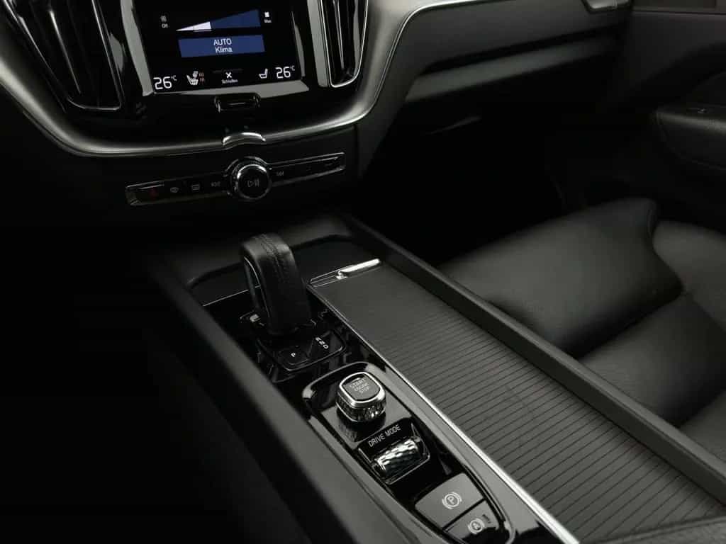 Volvo XC60 B4 Momentum Pro/Leder/Navi/LED/AHK/Kam/BLIS 01/2021-photo-24