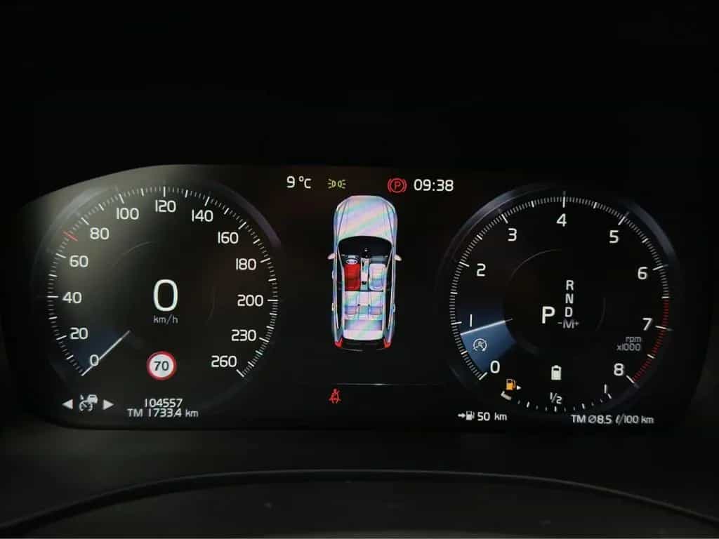 Volvo XC60 B4 Momentum Pro/Leder/Navi/LED/AHK/Kam/BLIS 01/2021-photo-7