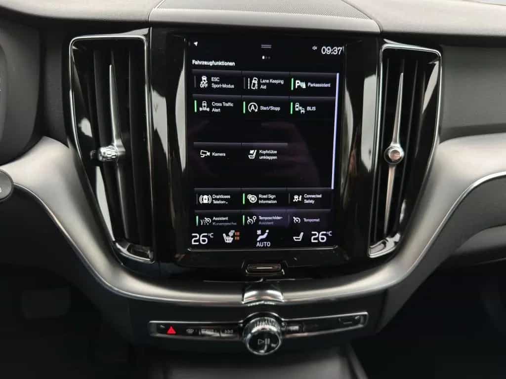 Volvo XC60 B4 Momentum Pro/Leder/Navi/LED/AHK/Kam/BLIS 01/2021-photo-8