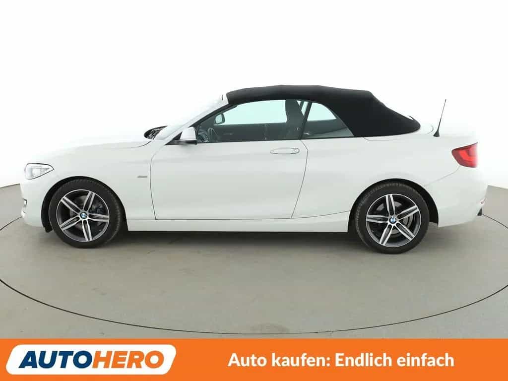 BMW 2 Series 220i Sport Line Aut.*NAVI*BI-XENON*TEMPO*PDC 08/2016-photo-2