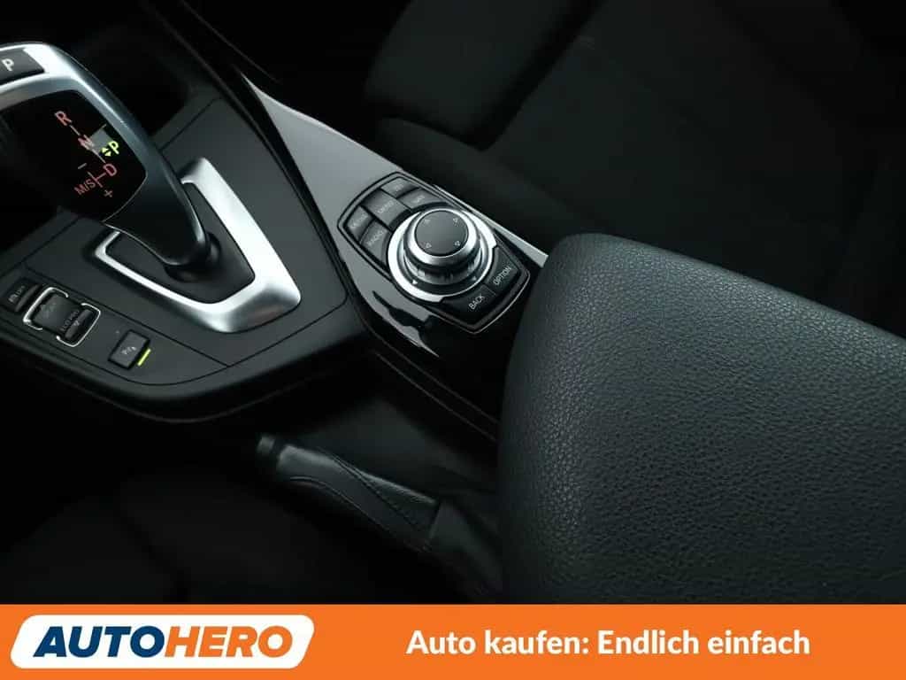 BMW 2 Series 220i Sport Line Aut.*NAVI*BI-XENON*TEMPO*PDC 08/2016-photo-23
