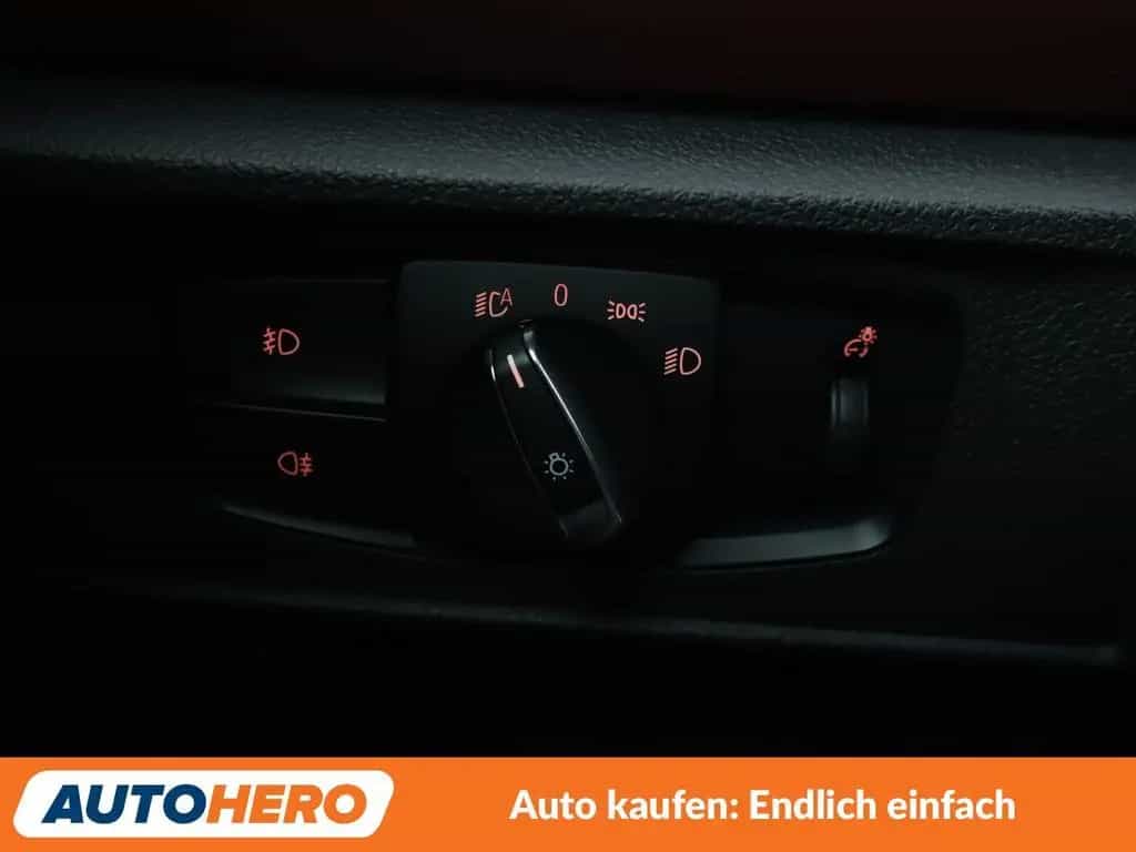 BMW 2 Series 220i Sport Line Aut.*NAVI*BI-XENON*TEMPO*PDC 08/2016-photo-25