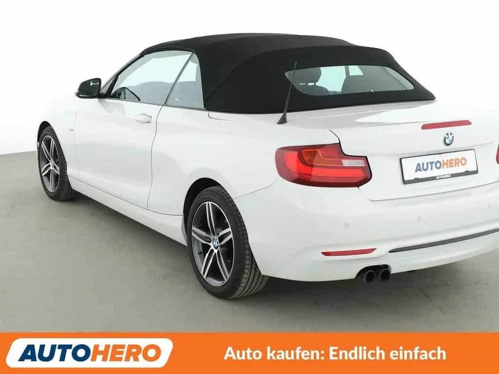 BMW 2 Series 220i Sport Line Aut.*NAVI*BI-XENON*TEMPO*PDC 08/2016-photo-3