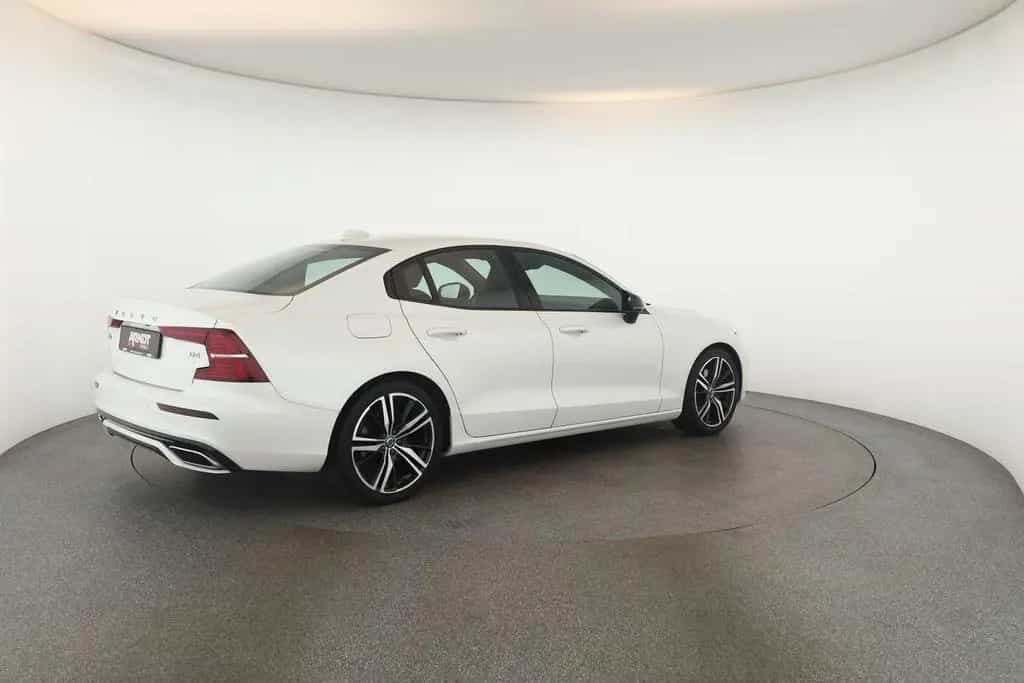 Volvo S60 B4 R-Design LED HarmanK Pilot KeyGo STHZ 360 01/2022-photo-27