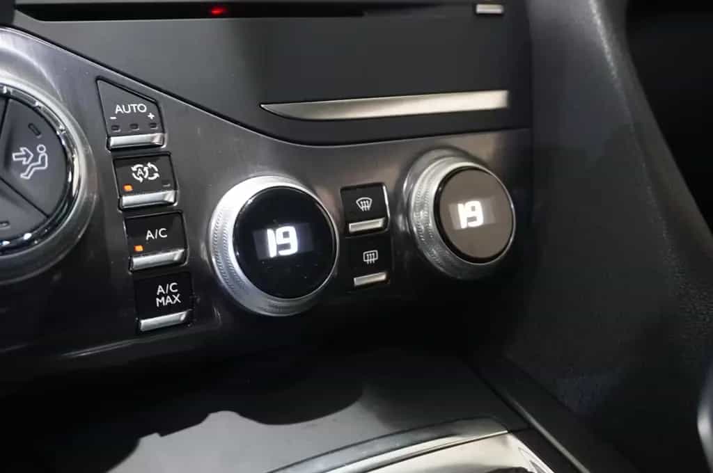 DS Automobiles DS5 2.0D LIM. AT NAVI/LED/KAMERA/SHZ/PANO/SPORT 07/2016-photo-31