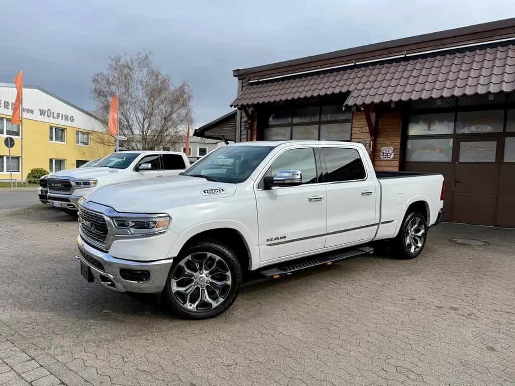 Dodge RAM LIMITED*LUFT*LONG-BED*PANO*AHK*4X4*NAVI*PDC*VOLL 12/2019-photo-1