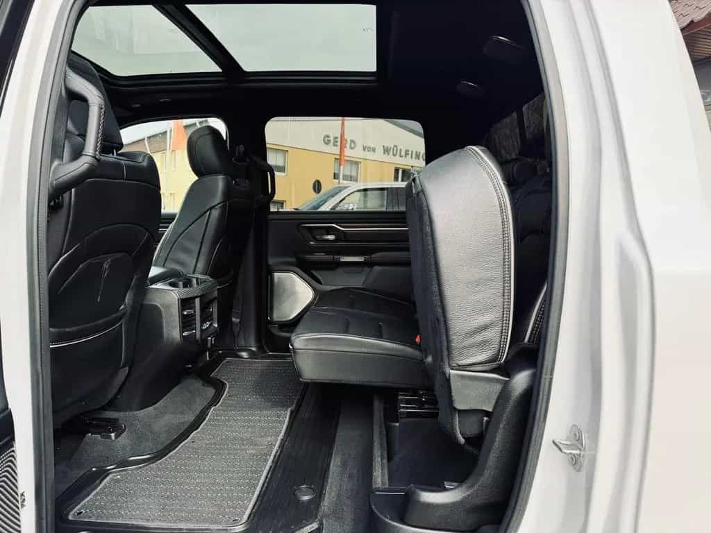Dodge RAM LIMITED*LUFT*LONG-BED*PANO*AHK*4X4*NAVI*PDC*VOLL 12/2019-photo-37