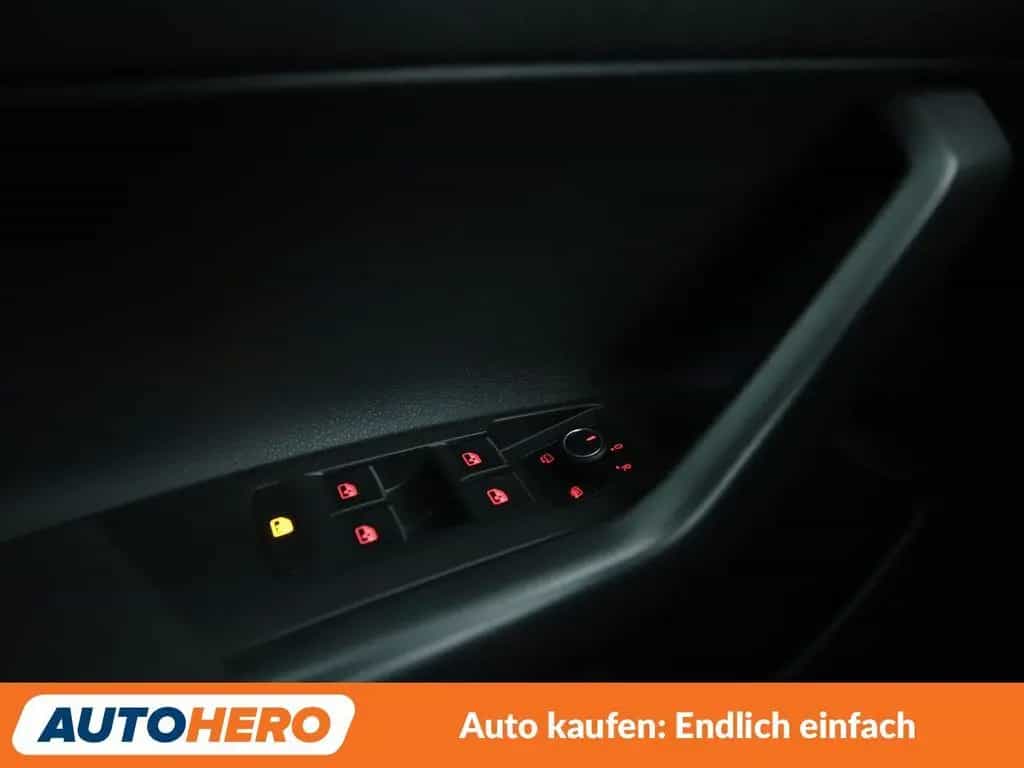 Volkswagen Polo 2.0 TSI GTI Aut.*NAVI*LED*PDC*ACC*SHZ*KLIMA 04/2019-photo-25