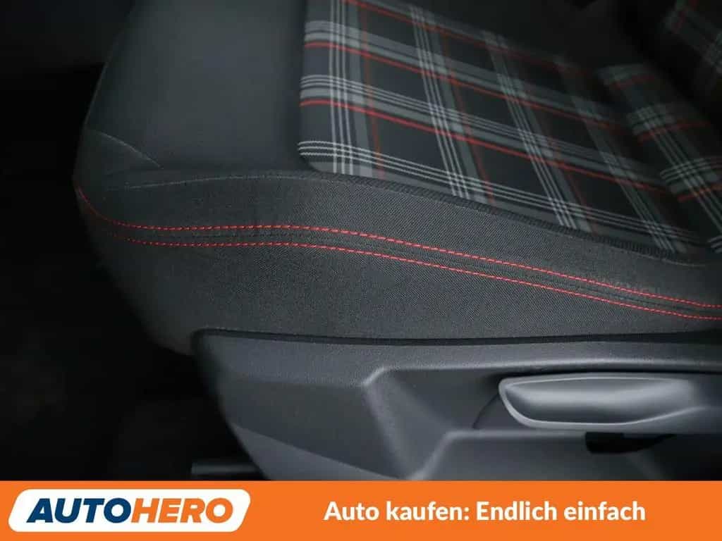 Volkswagen Polo 2.0 TSI GTI Aut.*NAVI*LED*PDC*ACC*SHZ*KLIMA 04/2019-photo-27