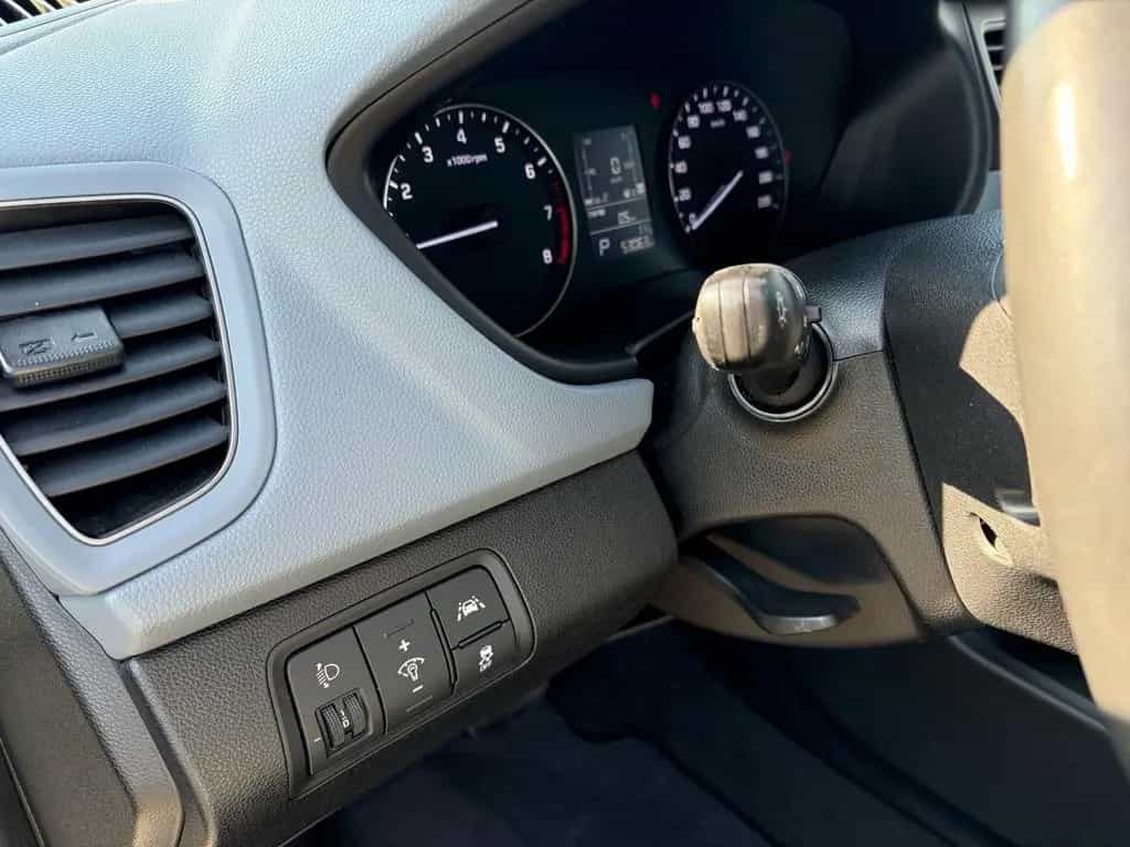 Hyundai i20 1.4 Trend Bluetooth Shz Tempomat USB Einpark 12/2017-photo-14