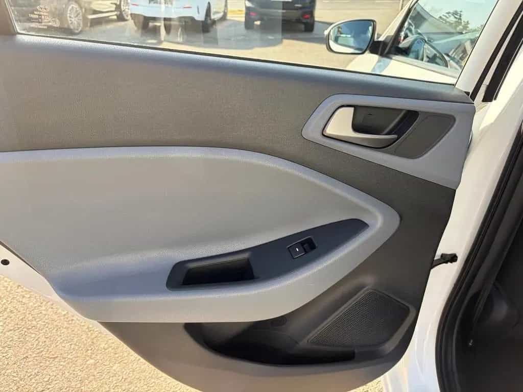 Hyundai i20 1.4 Trend Bluetooth Shz Tempomat USB Einpark 12/2017-photo-22