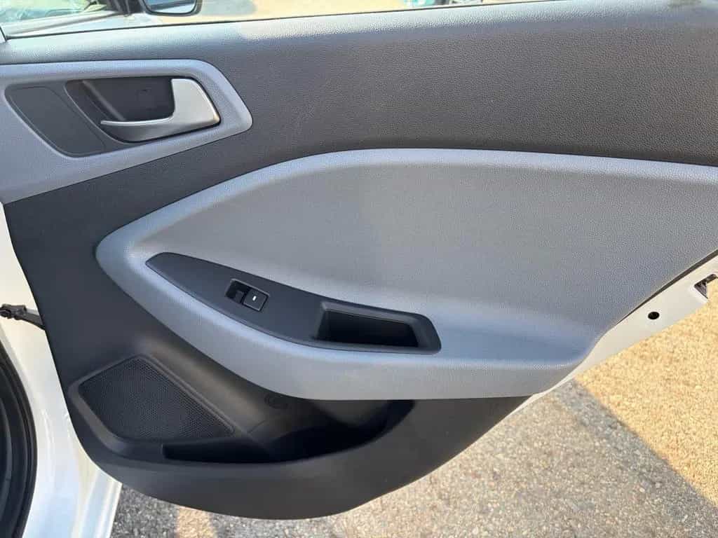 Hyundai i20 1.4 Trend Bluetooth Shz Tempomat USB Einpark 12/2017-photo-23