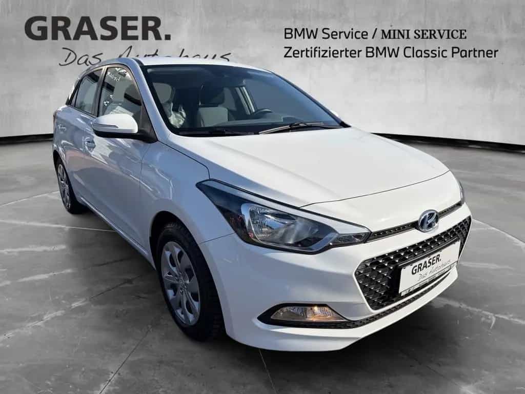 Hyundai i20 1.4 Trend Bluetooth Shz Tempomat USB Einpark 12/2017-photo-7