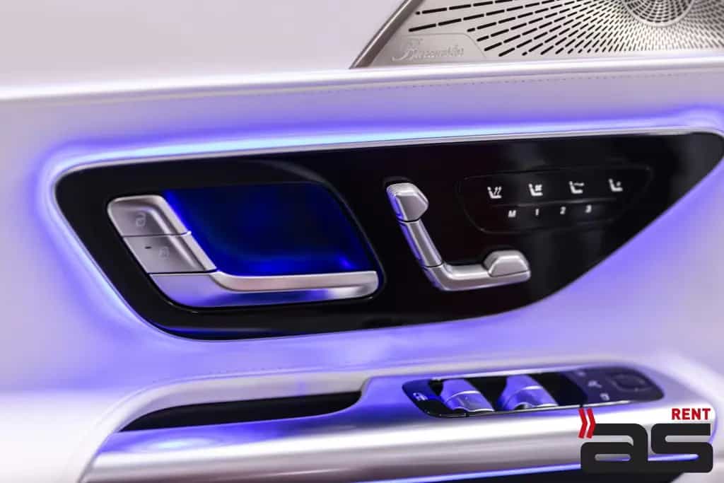 Maybach SL 680 4M Monogram Series Hood with Maybach Logo 03/2026-photo-21