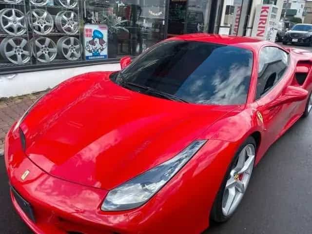 Ferrari 488 GTB F1 DCT 03/2016-photo-11