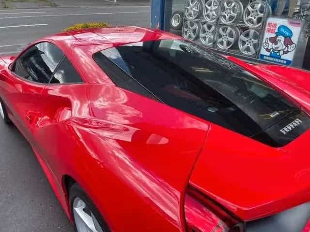 Ferrari 488 GTB F1 DCT 03/2016-photo-15