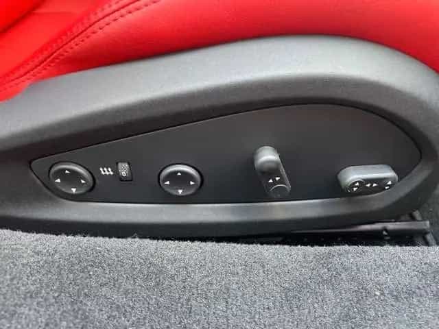 Ferrari 488 GTB F1 DCT 03/2016-photo-17