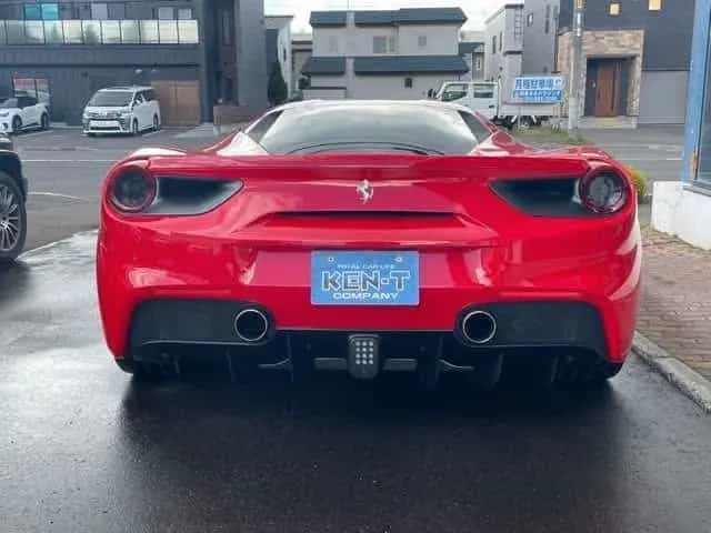 Ferrari 488 GTB F1 DCT 03/2016-photo-21