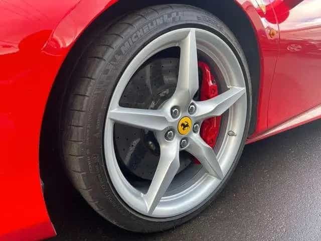 Ferrari 488 GTB F1 DCT 03/2016-photo-27