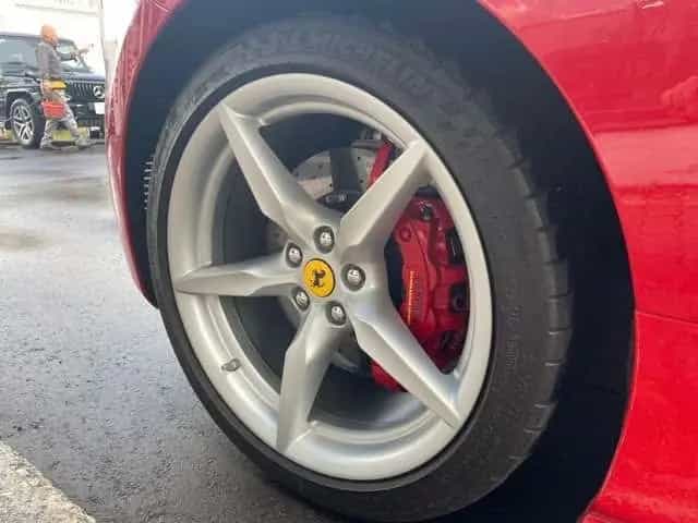 Ferrari 488 GTB F1 DCT 03/2016-photo-29