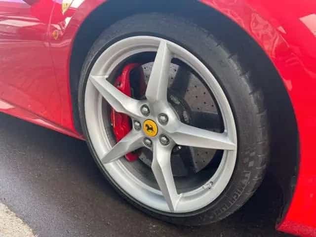 Ferrari 488 GTB F1 DCT 03/2016-photo-34